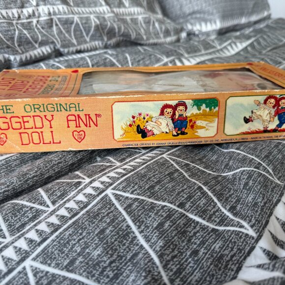 Vintage Raggedy Ann Doll in Original Box + Classic Raggedy Ann Storybook Collect - Picture 2 of 12